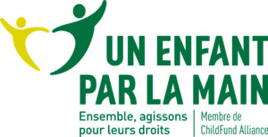 Un Enfant par la Main